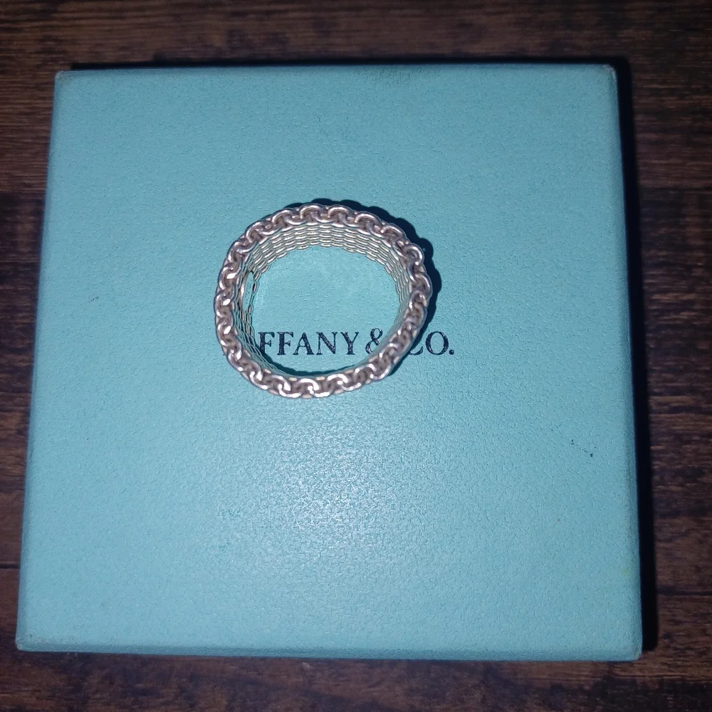 Tiffany & Co. Silver Mesh Ring - Picture 4 of 4